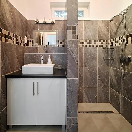 Ferienhaus Foevenyes House